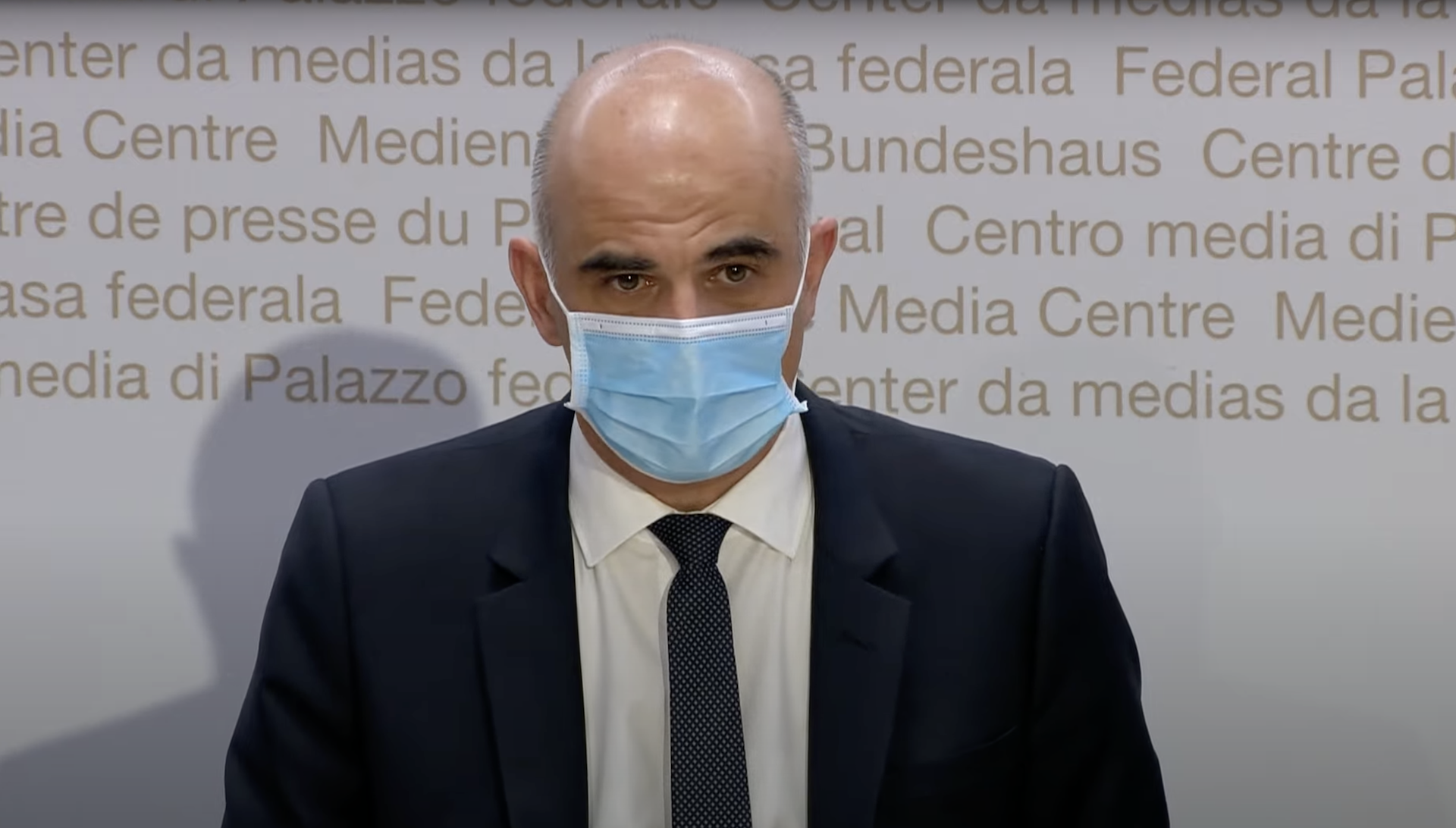 Svp Schweiz Das Versagen In Der Pandemie Hat Einen Namen Alain Berset Und Sein Bag